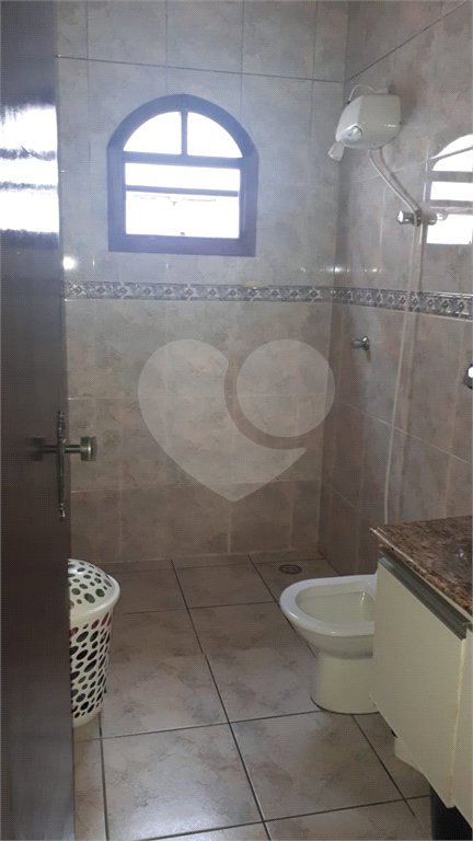 Sobrado à venda com 3 quartos, sendo 1 suíte,  em Vila Caputera, Mogi das Cruzes, SP