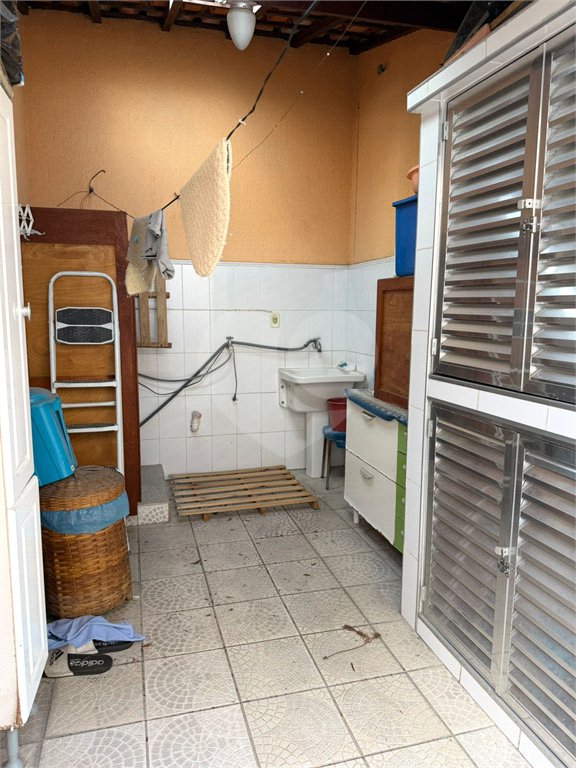 Casa à venda com 2 quartos no condomínio Residencial Bari, Itaquaquecetuba - SP