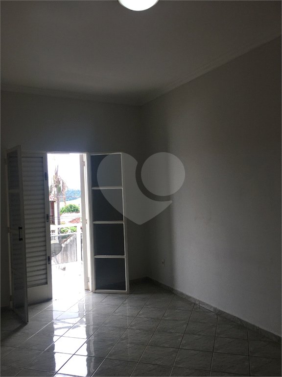 Sobrado à venda com 4 quartos, sendo 1 suíte, em Vila Rubens, Indaiatuba, SP