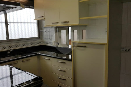 Apartamento à venda com 3 quartos, sendo 1 suíte, em Alto da Lapa, São Paulo, SP
