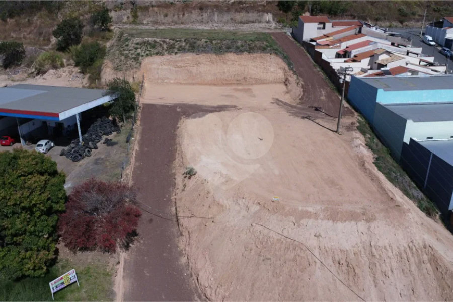 Terreno Amplo com 6.265m² e Acesso por Dois Níveis – Ótima Localização!