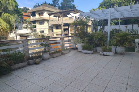 Sobrado à venda com 4 suítes em Chácara Flora, São Paulo, SP