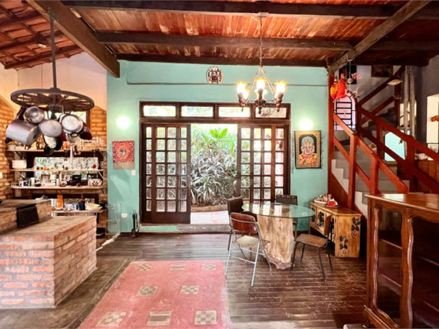 Casa à venda ou para alugar com 4 quartos, sendo 1 suíte,  em Serra da Cantareira, Mairiporã, SP
