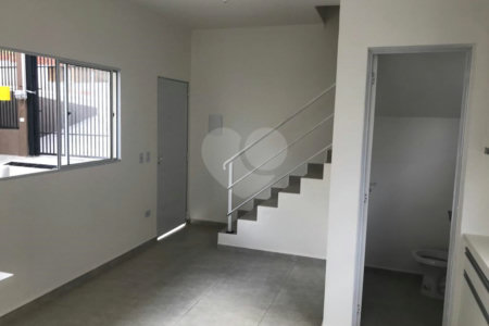 Casa de Vila à venda com 2 quartos em Jardim São Felipe, Atibaia, SP