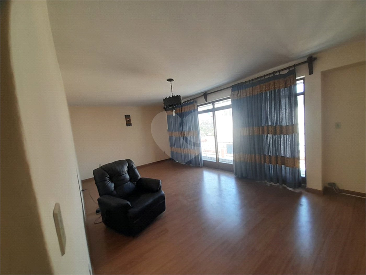 Apartamento à venda com 3 quartos, sendo 1 suíte, no Centro, Serra Negra, SP
