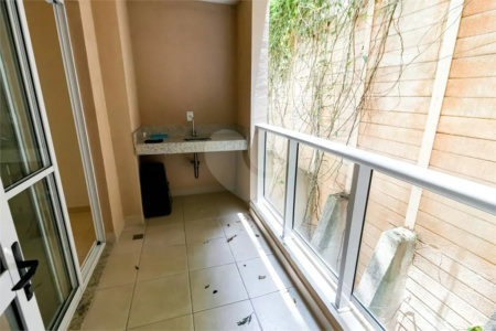 Apartamento à venda com 3 quartos, sendo 1 suíte,  em Lar São Paulo, São Paulo, SP