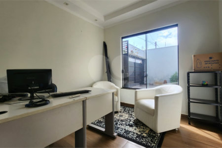 Casa à venda com 3 quartos, sendo 1 suíte,  em Cidade Jardim, Araraquara, SP