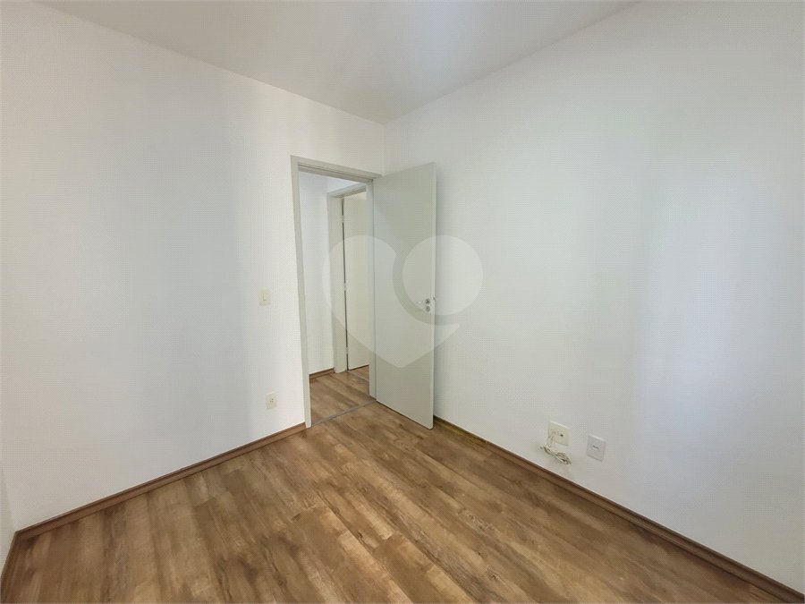 Apartamento à venda com 2 quartos em Vila Anastácio, São Paulo, SP