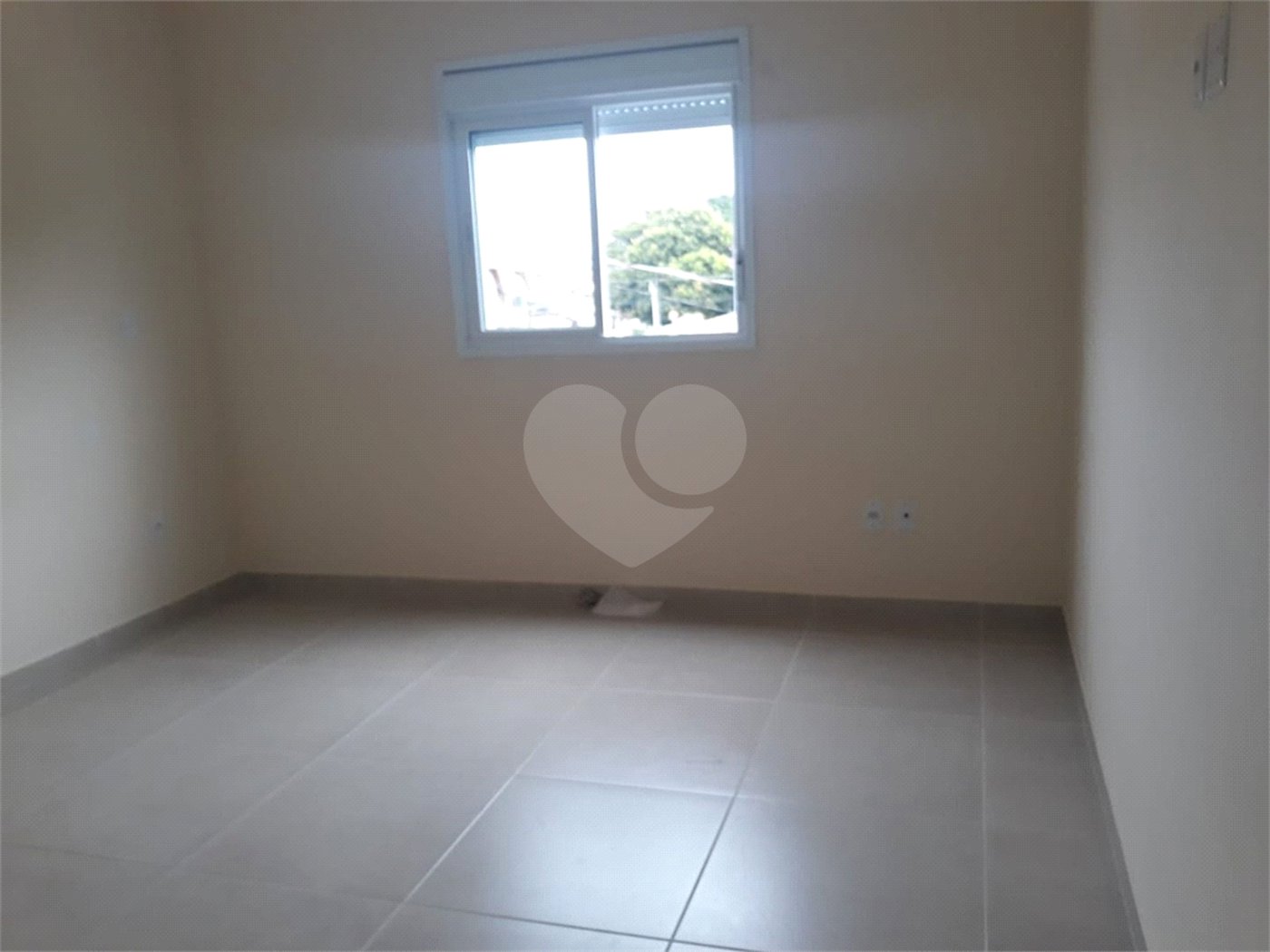 Apartamento à venda com 2 quartos, sendo 1 suíte,  em Jardim Brasil, São Roque, SP