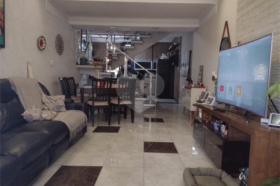 Casa à venda com 4 quartos, sendo 2 suítes, em Vila Gustavo, São Paulo, SP