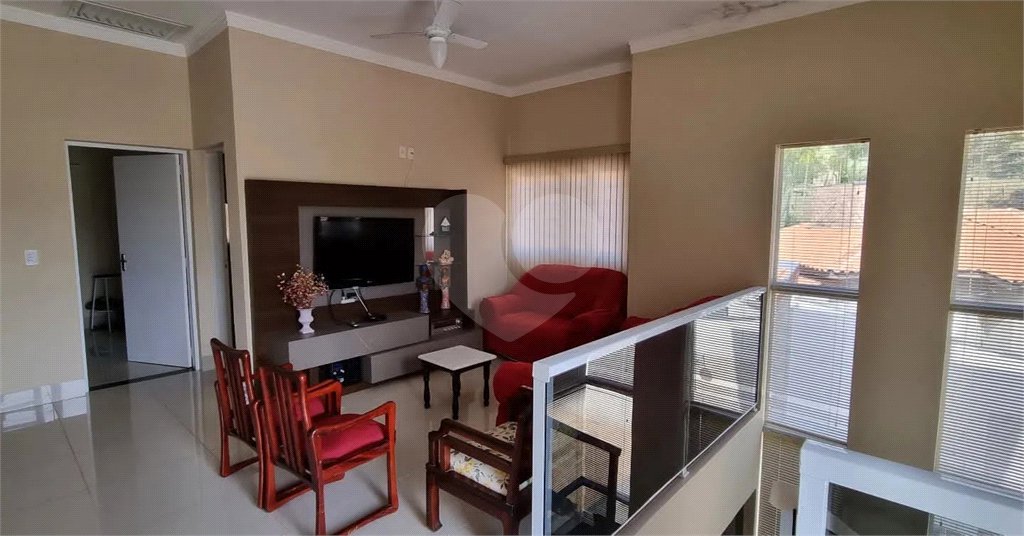 Casa à venda com 3 quartos, sendo 1 suíte, no condomínio Chácaras do Lago, Vinhedo - SP