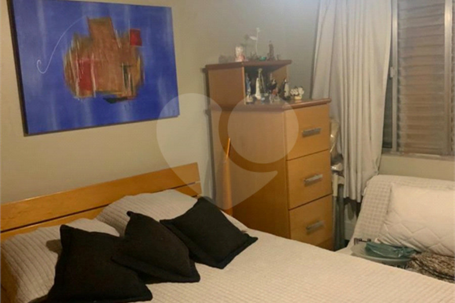 Sobrado à venda com 4 quartos, sendo 1 suíte, em Parada Inglesa, São Paulo, SP