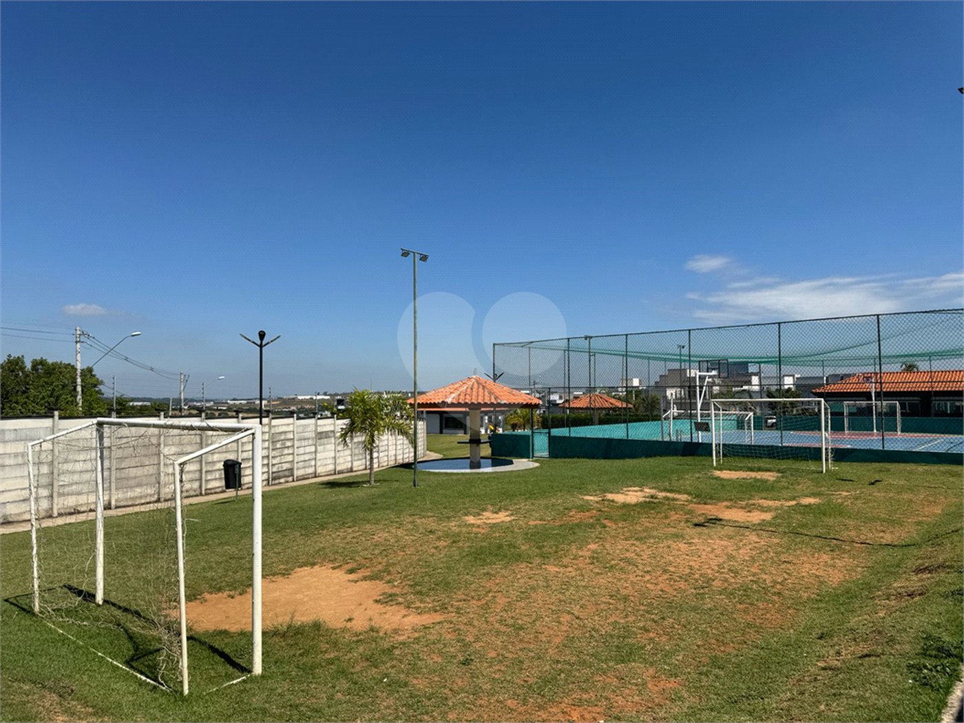 Casa à venda com 3 quartos, sendo 1 suíte, no condomínio Vila Ytu, Indaiatuba - SP