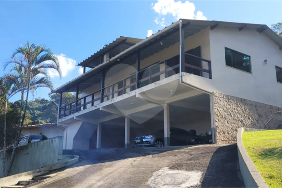 Casa à venda com 5 quartos, sendo 2 suítes, no condomínio Alpes da Cantareira, Mairiporã - SP