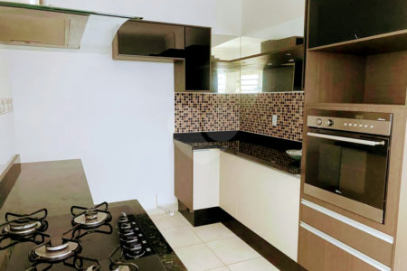 Casa Térrea à venda com 2 quartos, sendo 1 suíte,  em Nova Cerejeira, Atibaia, SP