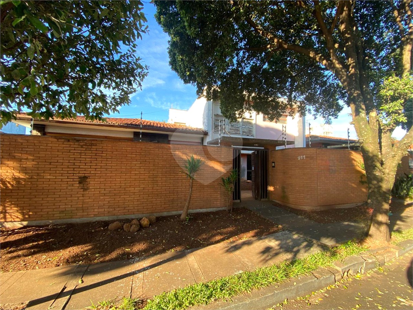 Casa para alugar com 4 quartos, sendo 2 suítes, no Centro, Araraquara, SP