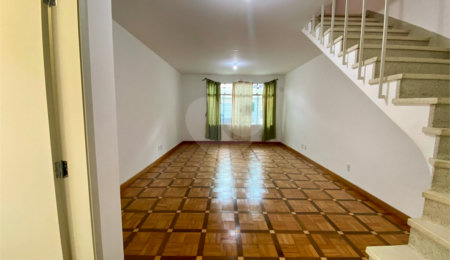 Sobrado à venda com 4 quartos, sendo 1 suíte,  em Vila Guarani (z Sul), São Paulo, SP