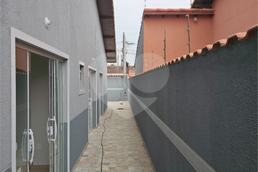 Casa Térrea à venda com 3 quartos, sendo 1 suíte, em Região Bopiranga e São Fernando, Itanhaém, SP