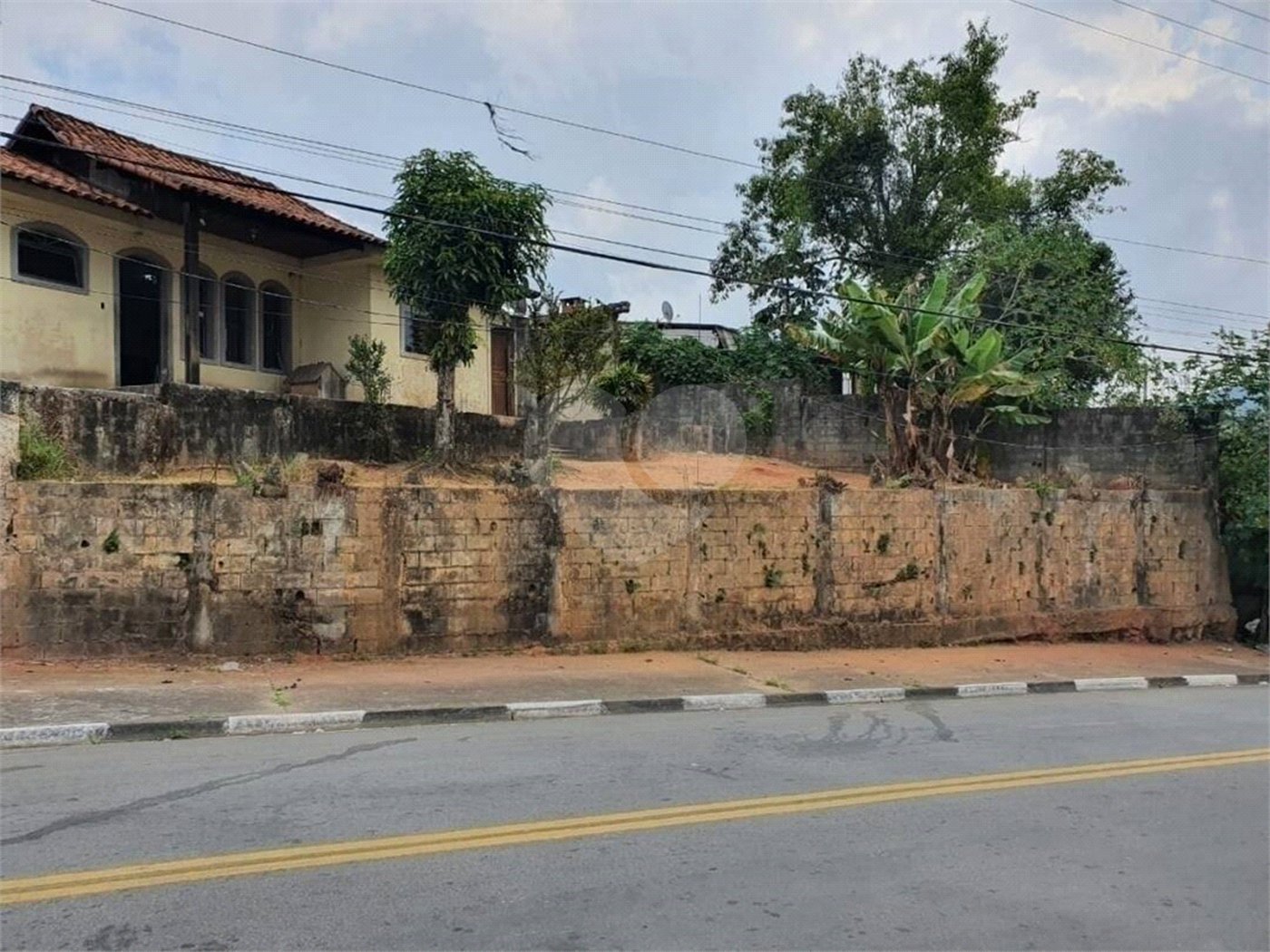 Casa à venda com 3 quartos, sendo 1 suíte, em Jardim Ikeda, Suzano, SP