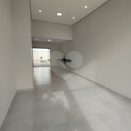 Casa à venda com 3 quartos, sendo 1 suíte, no condomínio Lago dos Ipês, Itapetininga - SP