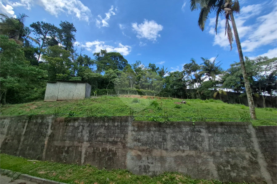 Casa à venda no condomínio Jardim da Montanha I, Mairiporã - SP