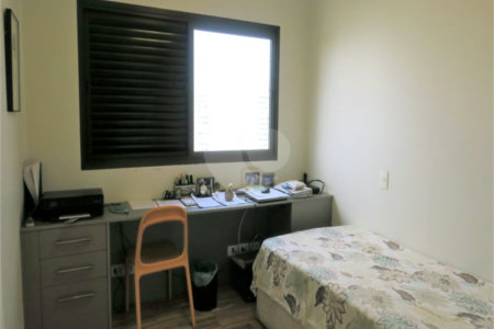 Apartamento à venda com 4 quartos, sendo 3 suítes,  em Jardim Monte Kemel, São Paulo, SP