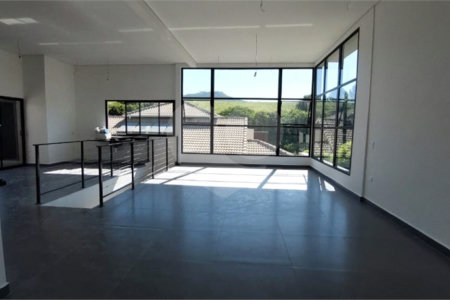 Casa à venda com 4 suítes no condomínio Figueira Garden, Atibaia - SP