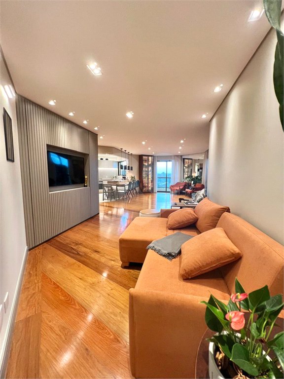 Apartamento à venda com 3 quartos, sendo 1 suíte, em Parque São Domingos, São Paulo, SP