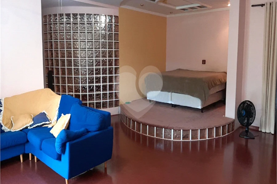 Casa à venda com 6 quartos, sendo 4 suítes, no condomínio Alpes da Cantareira, Mairiporã - SP