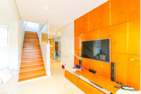 Casa à venda com 3 suítes em Chácara Monte Alegre, São Paulo, SP