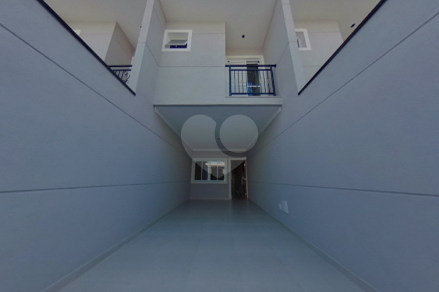 Casa à venda com 3 quartos, sendo 1 suíte, no condomínio Professora Romilde Nogueira de Sá, São Paulo - SP