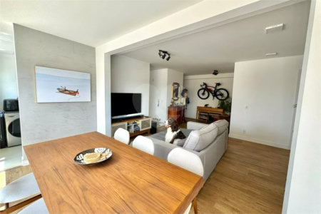 Apartamento à venda com 3 quartos, sendo 2 suítes,  em Chácara Santo Antônio, São Paulo, SP