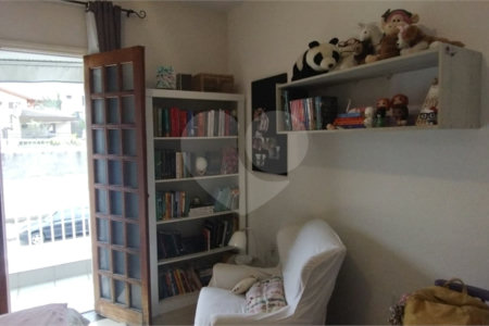 Casa à venda com 4 quartos, sendo 1 suíte, em Jardim Guadalajara, Sorocaba, SP