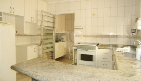 Sobrado à venda com 3 quartos, sendo 1 suíte,  em Jardim Peri, São Paulo, SP
