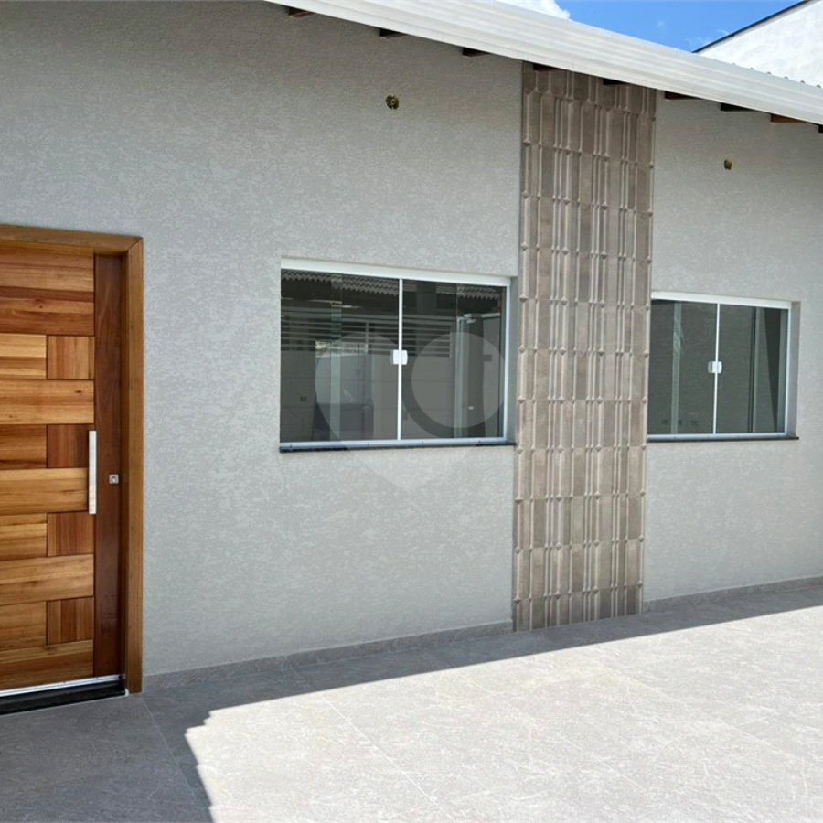 Casa à venda com 3 quartos, sendo 2 suítes, em Nova Cerejeira, Atibaia, SP