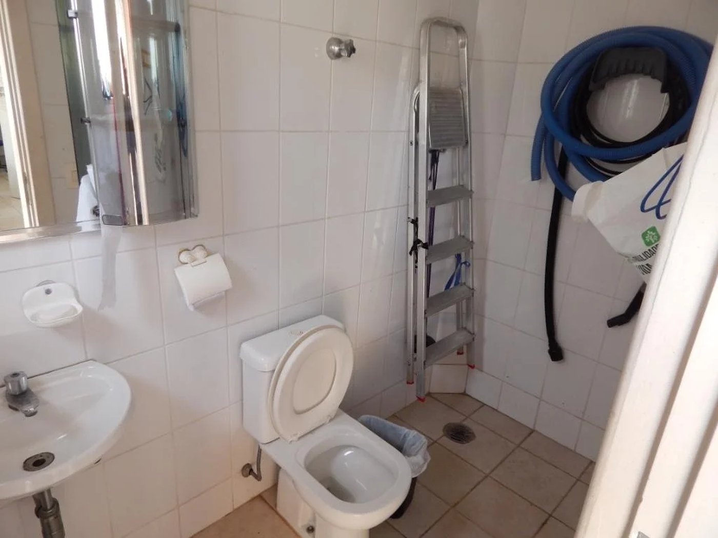 Sobrado à venda com 5 suítes em Jardim Londrina, São Paulo, SP