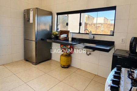 Casa à venda com 3 quartos, sendo 1 suíte, em Jardim Maristela, Três Lagoas - MS