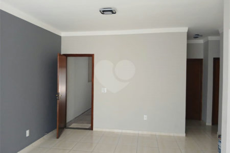 Casa de Vila à venda com 3 quartos, sendo 1 suíte, em Jardim Wanel Ville V, Sorocaba, SP