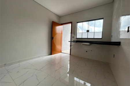 Casa de Vila à venda com 2 quartos, sendo 1 suíte, em Vila Nova Sorocaba, Sorocaba, SP
