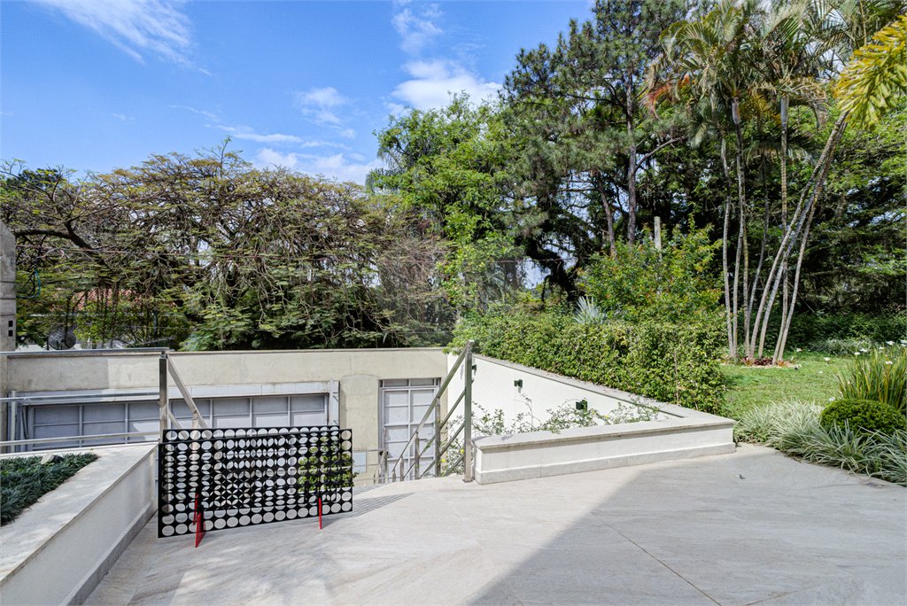 Casa à venda com 5 suítes em Jardim Cordeiro, São Paulo, SP