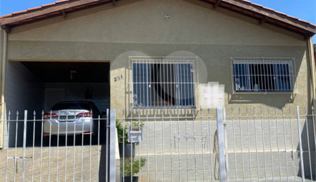 Casa à venda com 3 quartos, sendo 1 suíte, em Jardim Alvinópolis, Atibaia, SP
