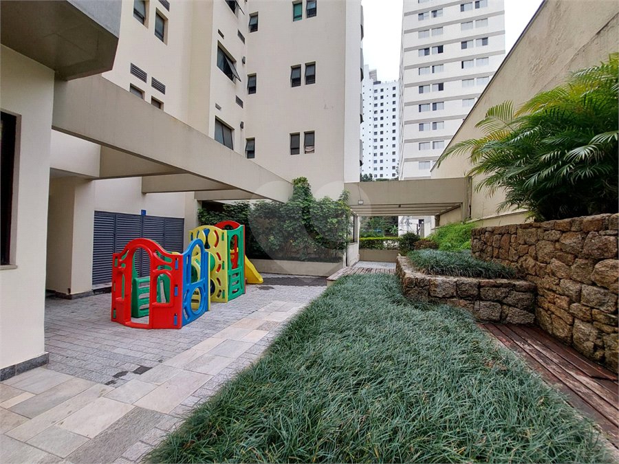 Apartamento à venda com 3 quartos, sendo 1 suíte, em Real Parque, São Paulo, SP