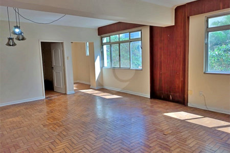Apartamento à venda com 3 quartos, sendo 1 suíte, em Cerqueira César, São Paulo, SP