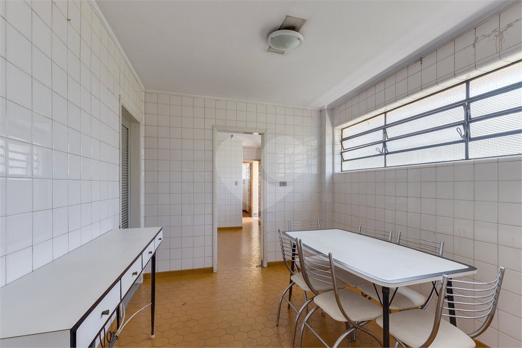 Sobrado à venda com 5 quartos, sendo 2 suítes, em Brooklin, São Paulo, SP