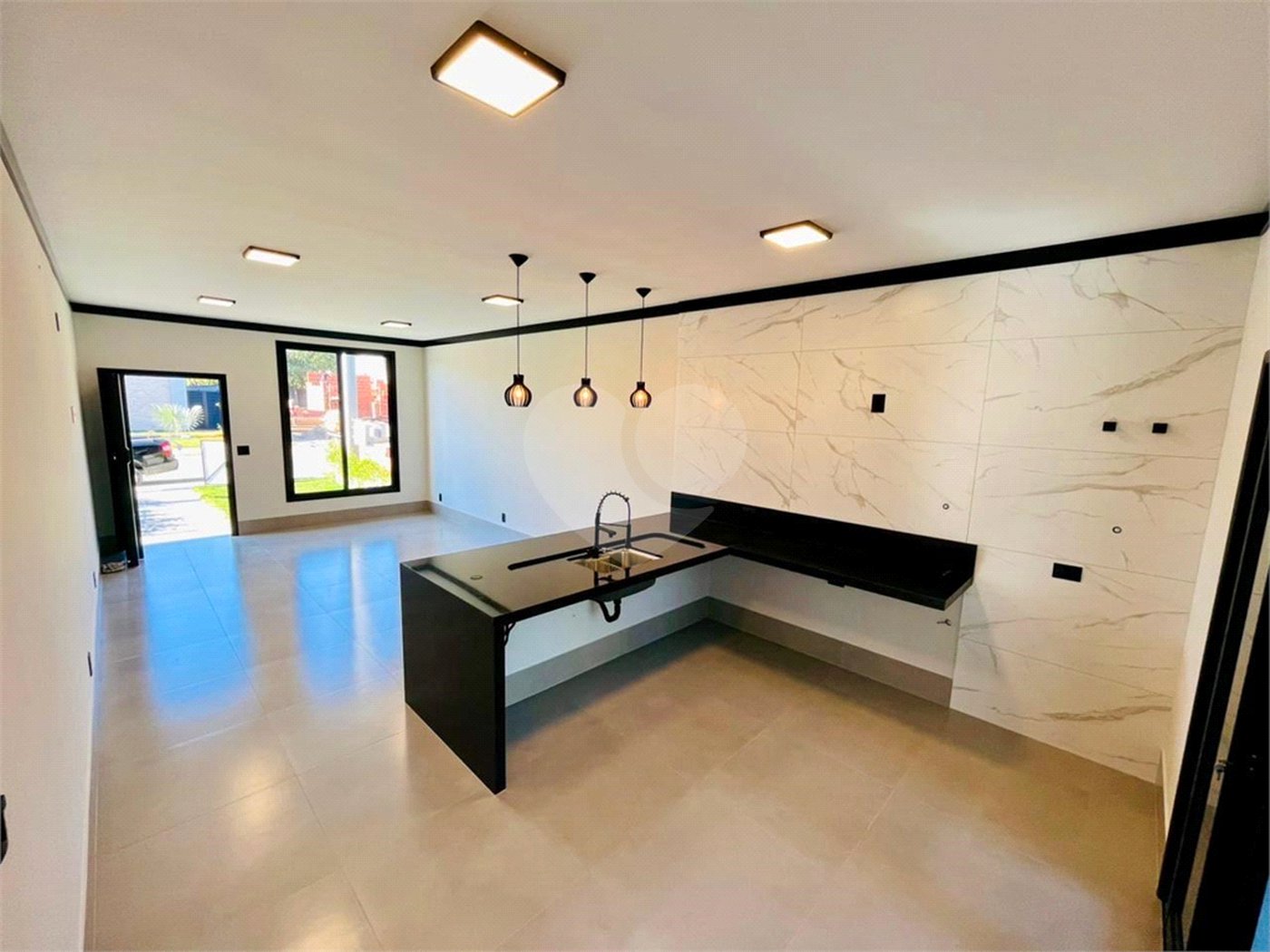 Casa à venda com 3 quartos, sendo 1 suíte,  no condomínio Cerejeiras, Araçoiaba da Serra - SP