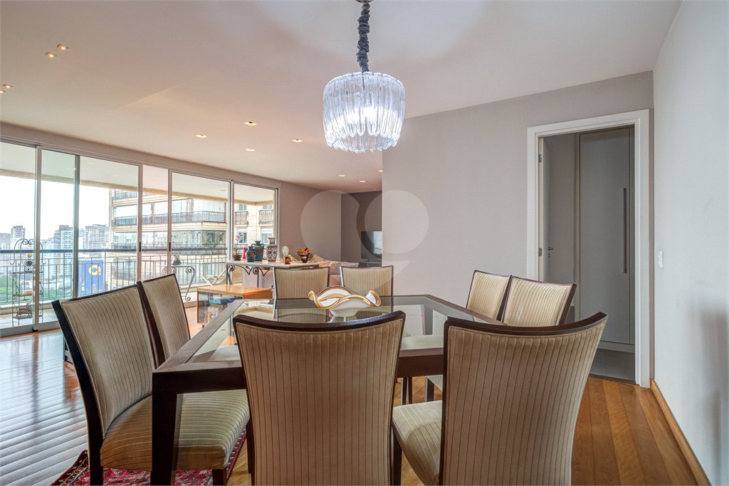 Apartamento à venda com 4 quartos, sendo 3 suítes, em Brooklin, São Paulo, SP
