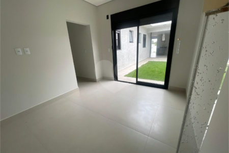 Casa à venda com 3 suítes no condomínio Jardim Residencial Helena Maria, Sorocaba - SP