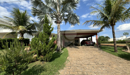 Casa à venda com 4 quartos, sendo 3 suítes,  no condomínio Terras de Mont Serrat, Salto - SP