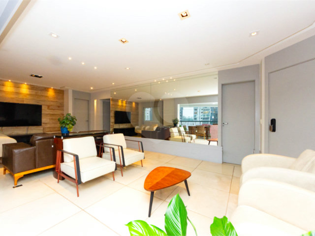 Apartamento à venda com 2 quartos, sendo 1 suíte,  em Chácara Santo Antônio (zona Sul), São Paulo, SP