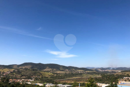 Sobrado à venda com 2 suítes no Centro, Bom Jesus dos Perdões, SP